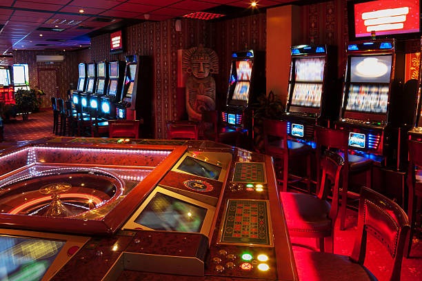 Mobile phone showing live blackjack table with HD streaming
